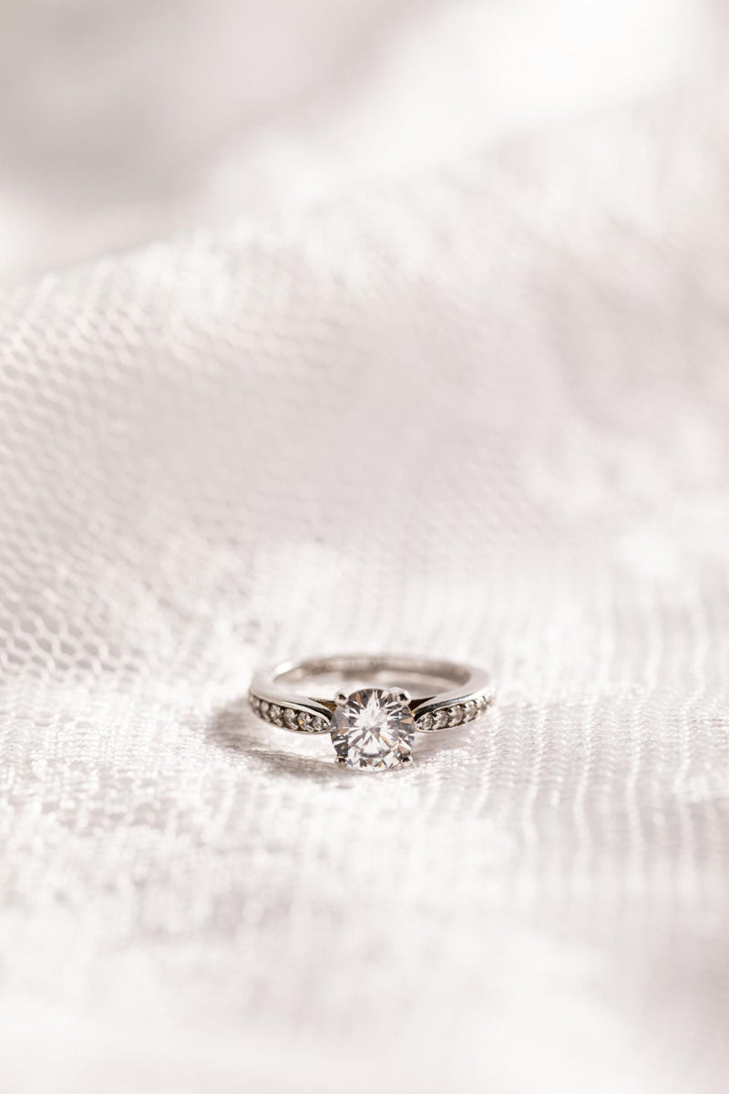 Halo Engagement Rings: Timeless Elegance with Extra Sparkle